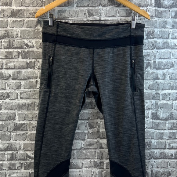 Lululemon‎ Athletic capri Leggings - Picture 2 of 9